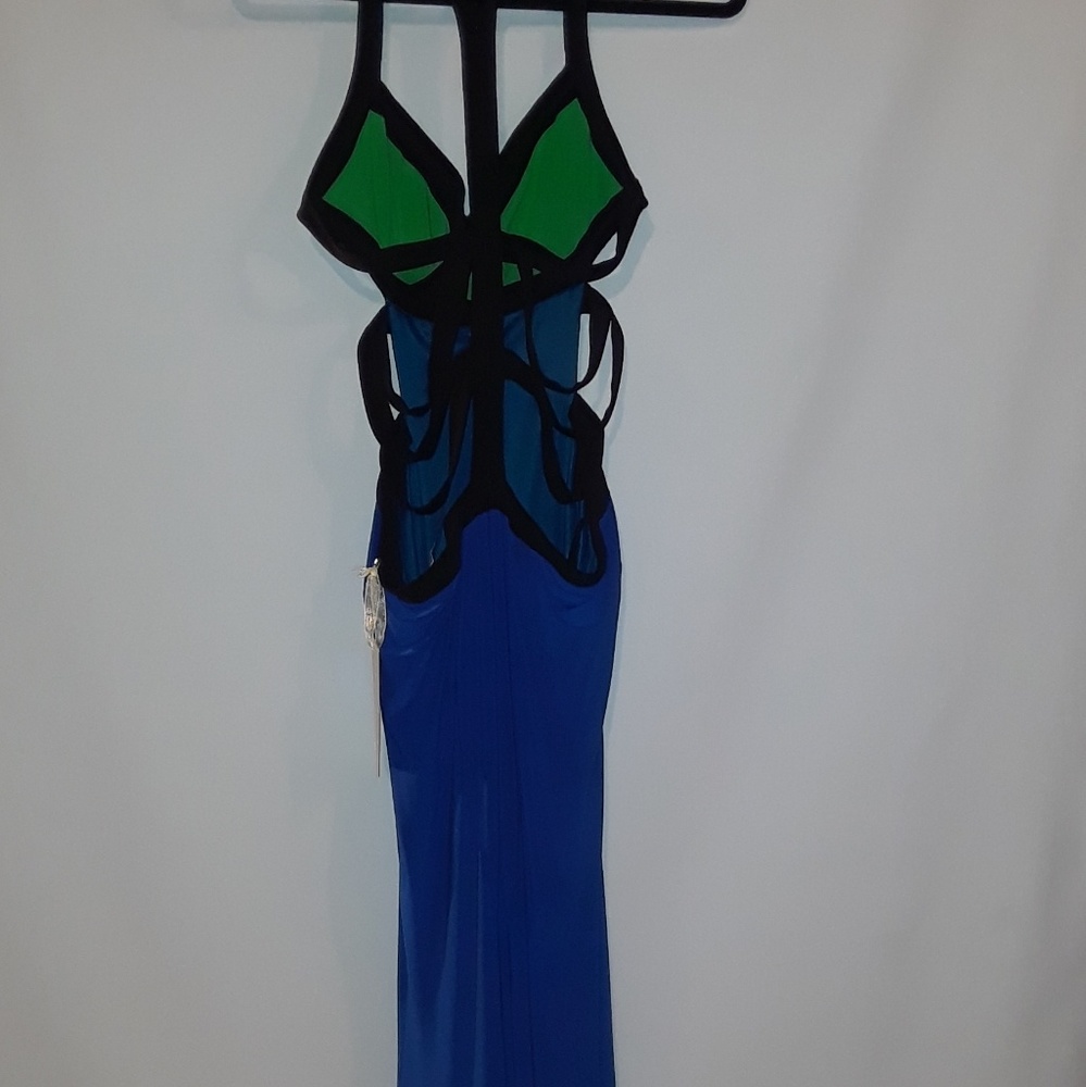 Mignon sleeveless colorblock panel gown